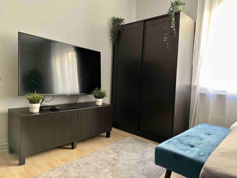 Apartment Private Balcony At Top Location Next To Subway Wien